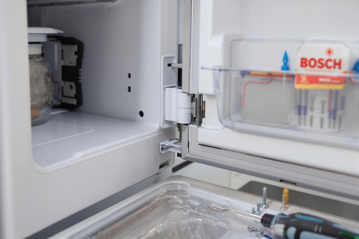 Douille charnière porte frigo Bosch : guide et astuces.jpg